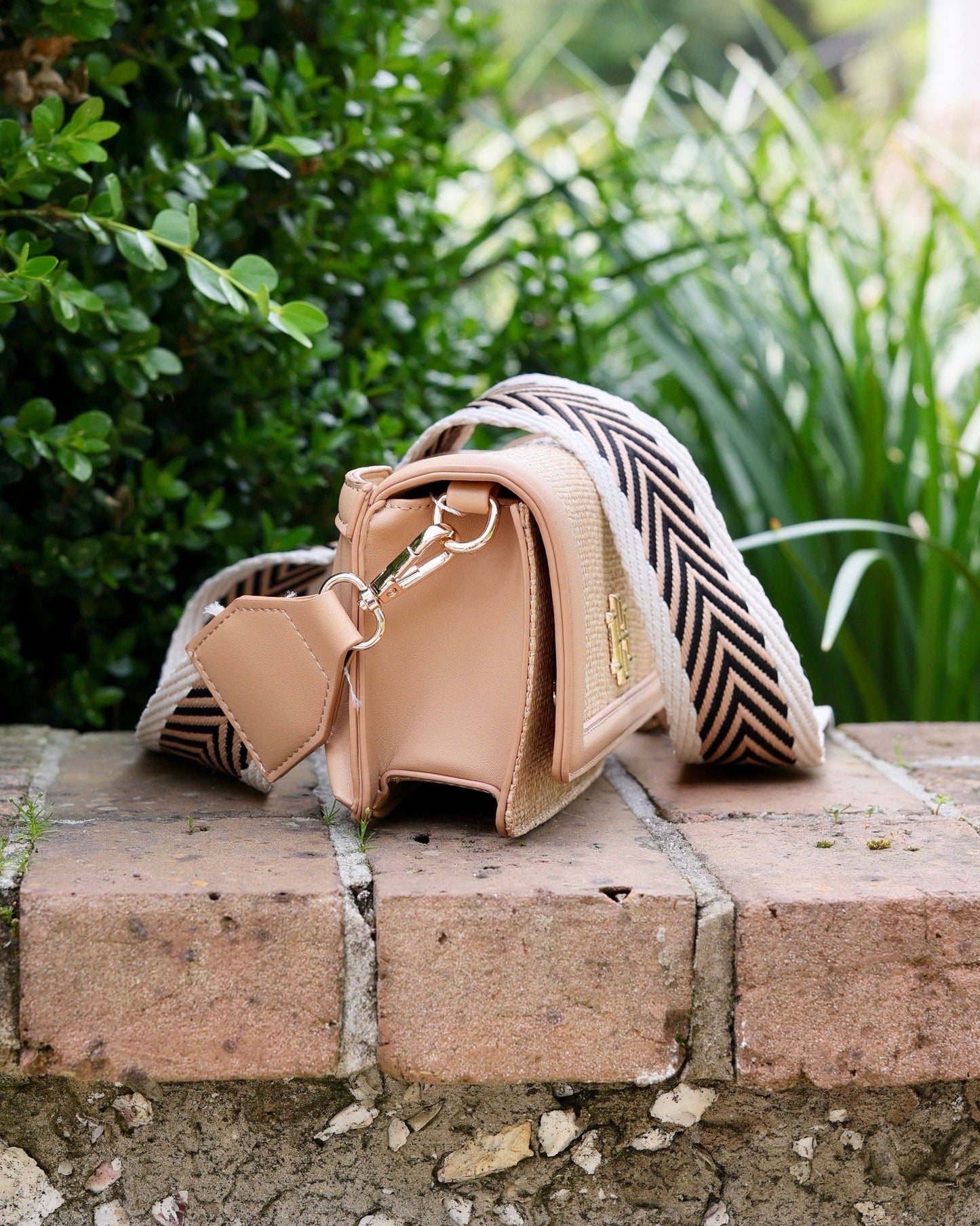 Maverick Crossbody with Pocket Natural Tan