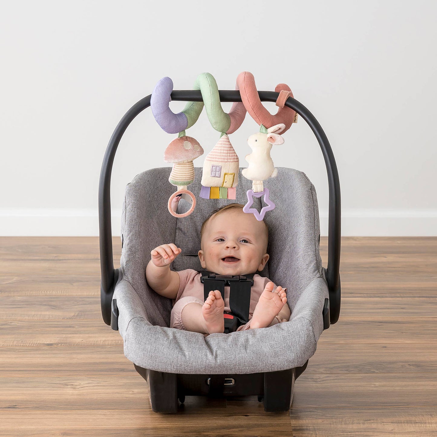 Bitzy Bespoke Itzy Bitzy Spiral Car Seat Activity Toy: Pastel