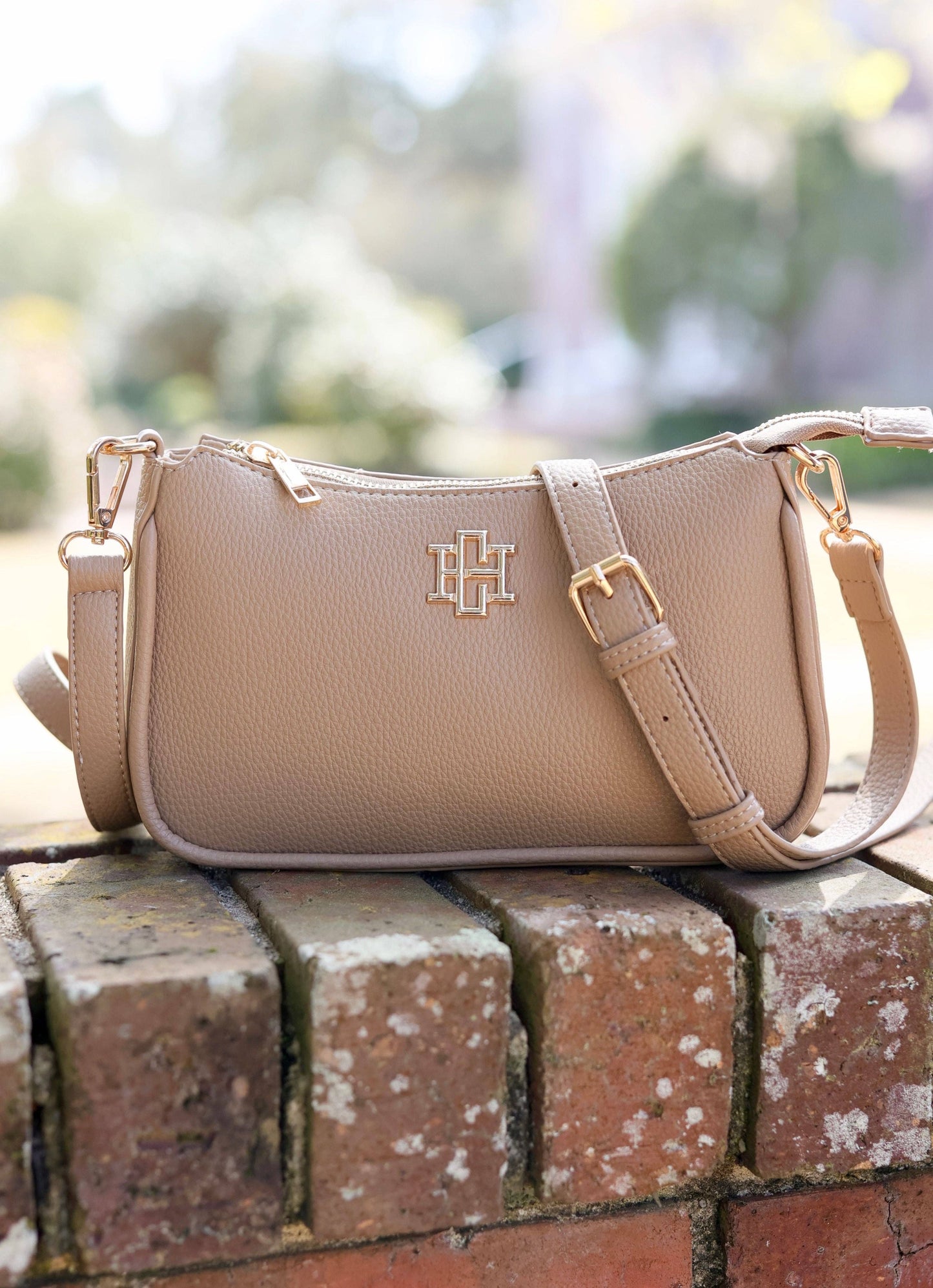 Joan Crossbody (Taupe)