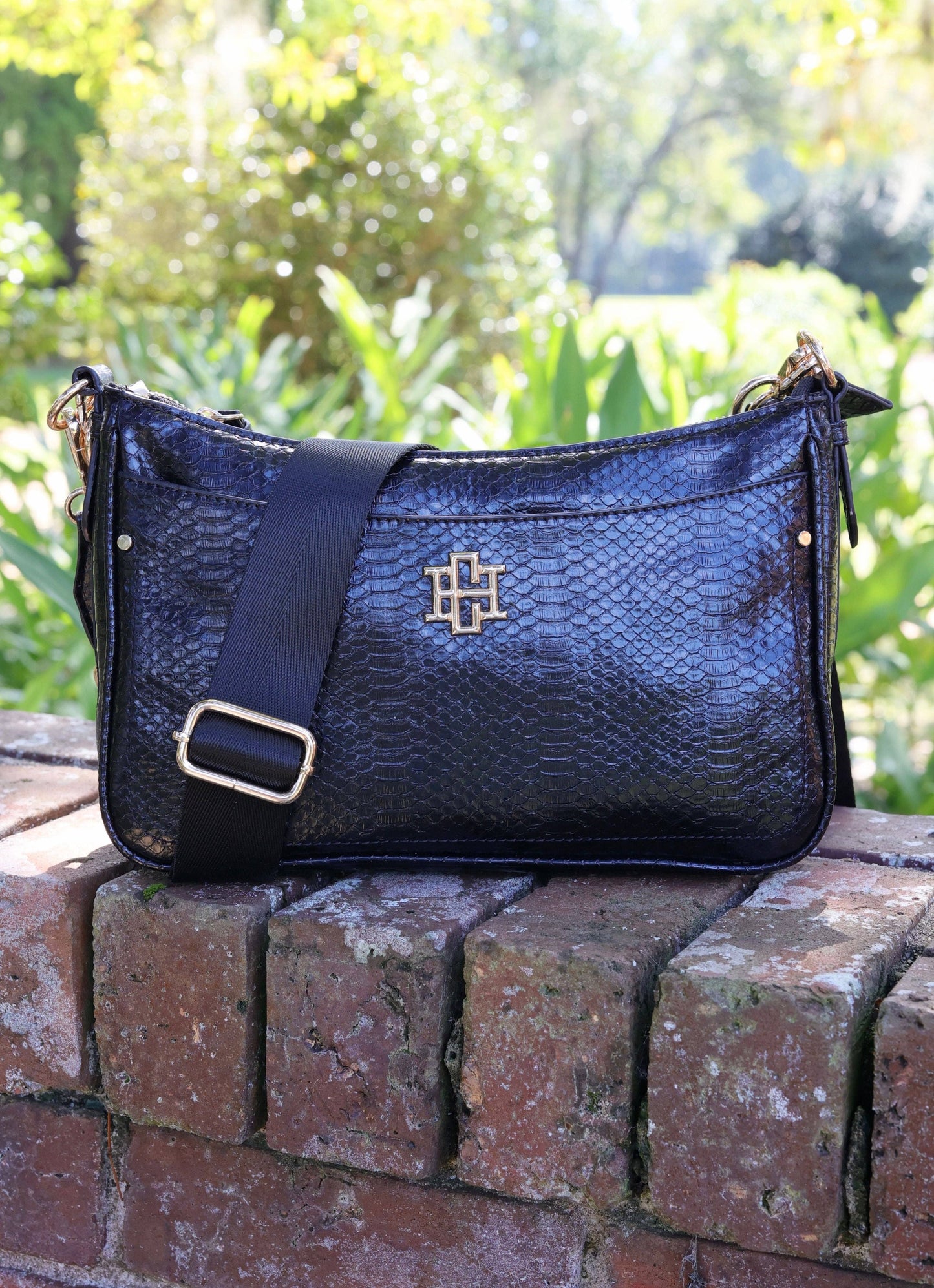 Paxton Crossbody with Pockets (Black)