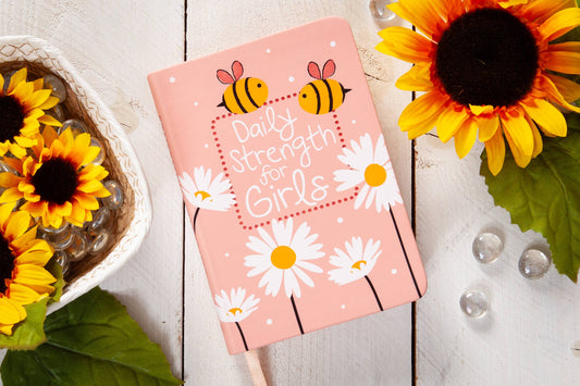 Daily Strength for Girls (Devotional)