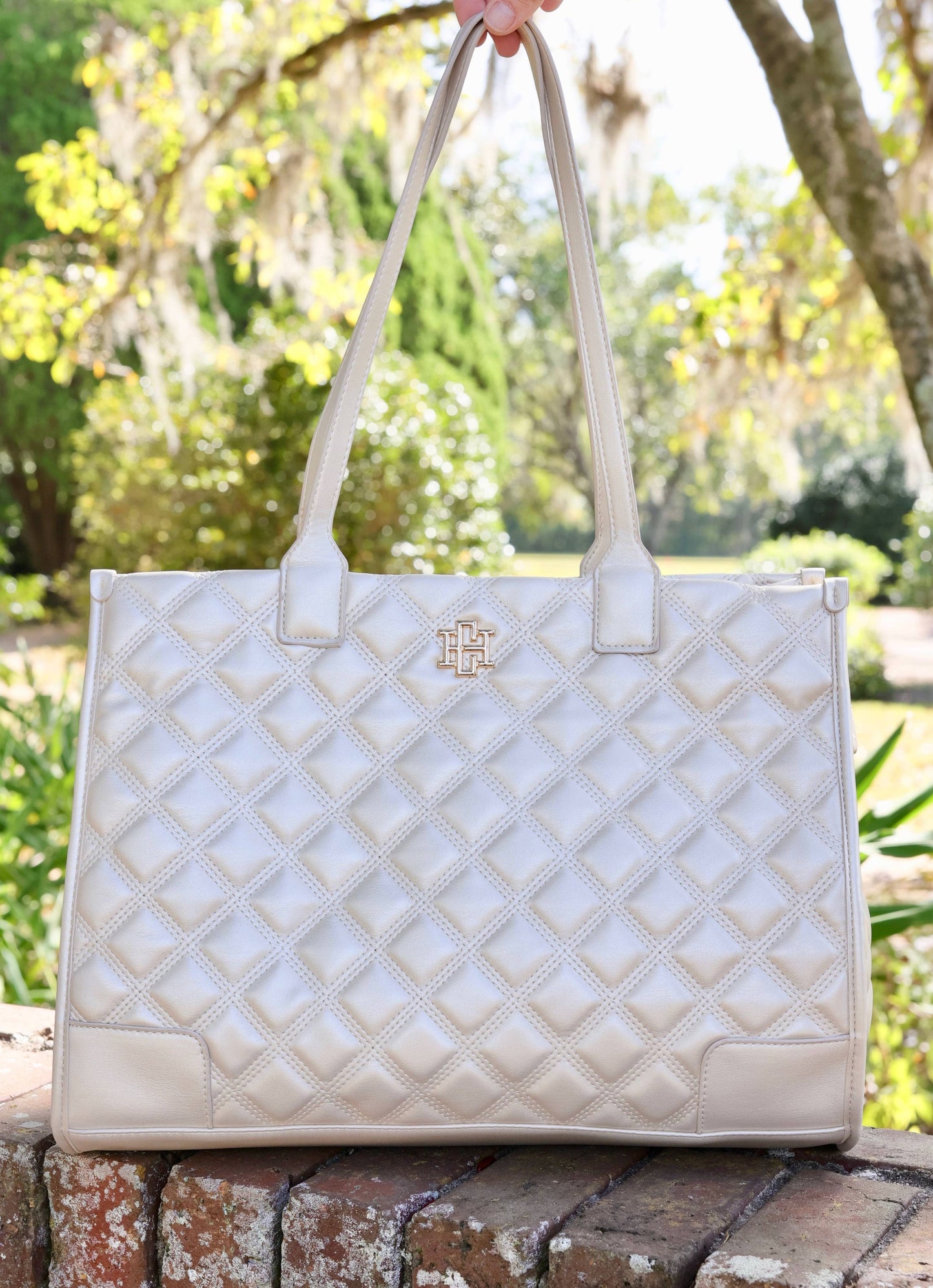 Shane Tote (Pearl Quilted)