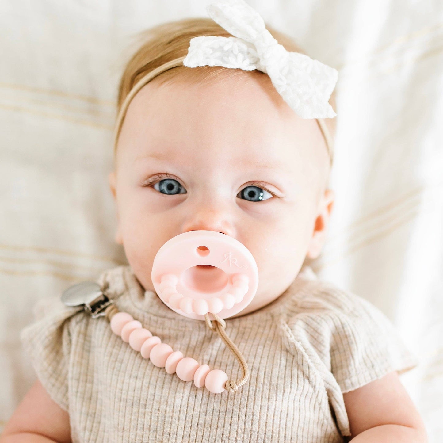 Olivia Cutie Clip (Pacifier Clip): Pink