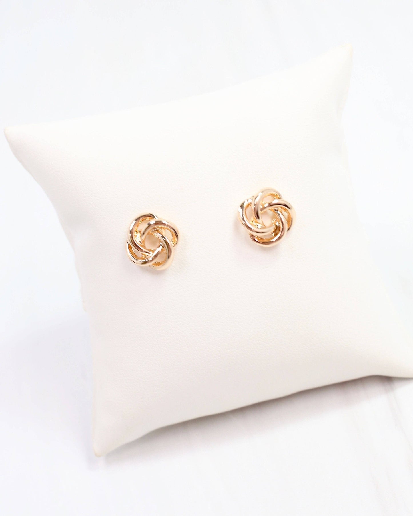 Fontaine Knot Earring