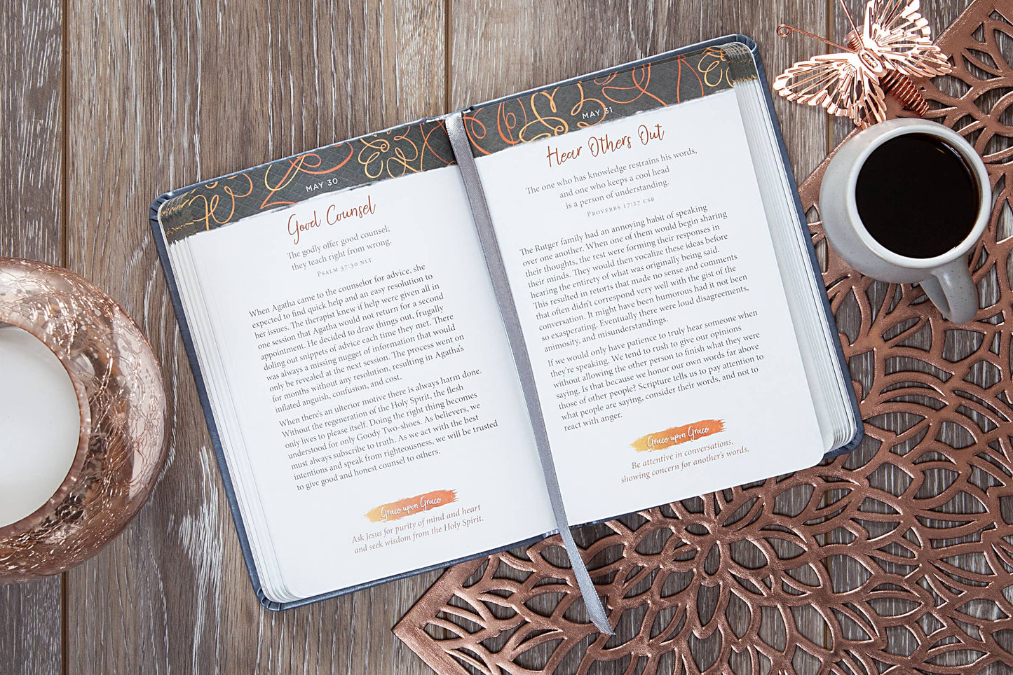 365 Days of Grace (Faux Leather Devotional)