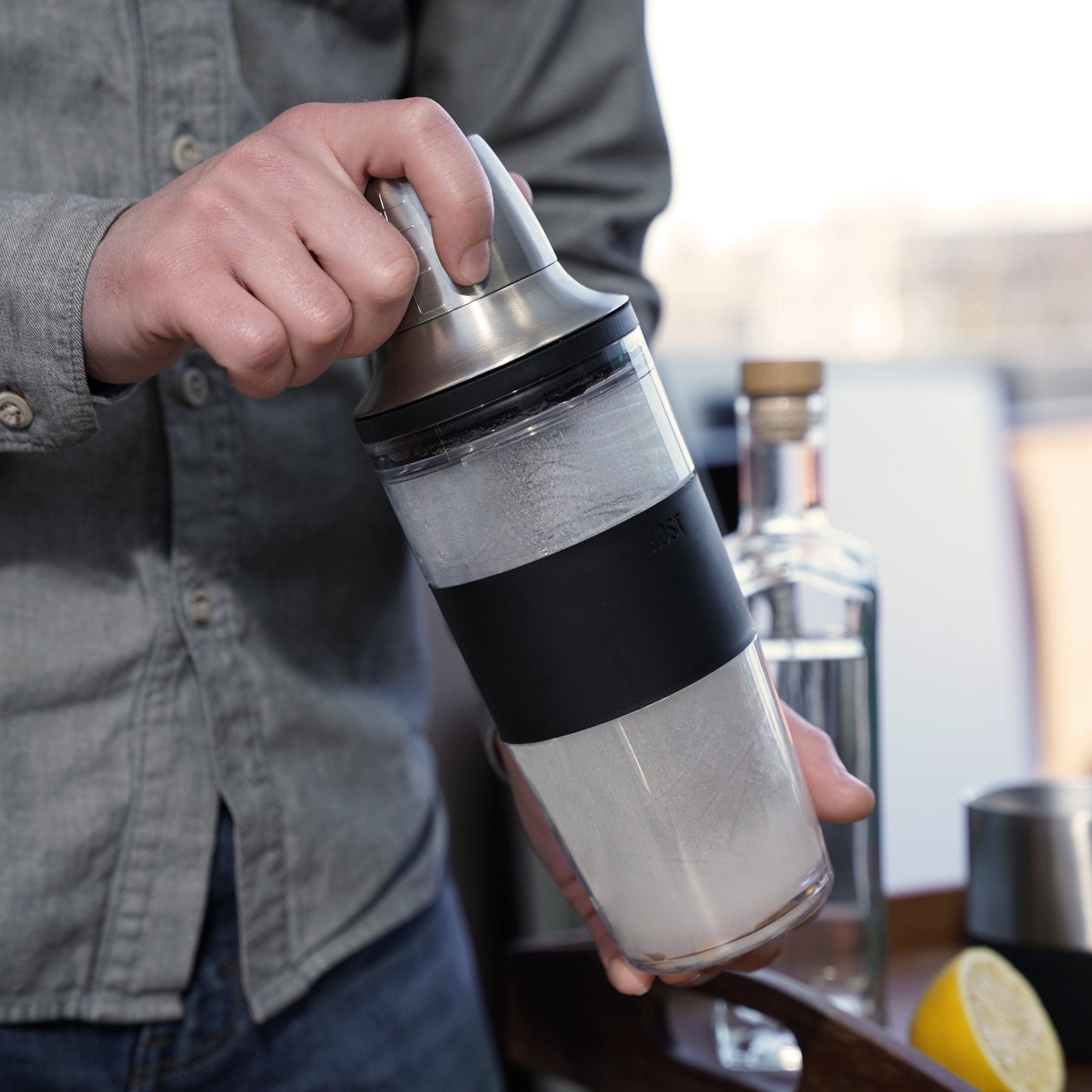 Cocktail Shaker FREEZE in Black