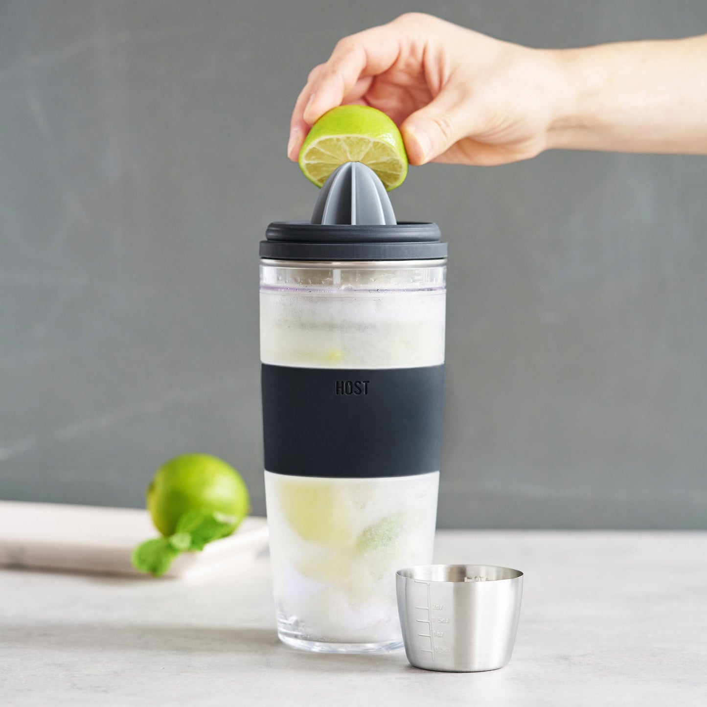 Cocktail Shaker FREEZE in Black