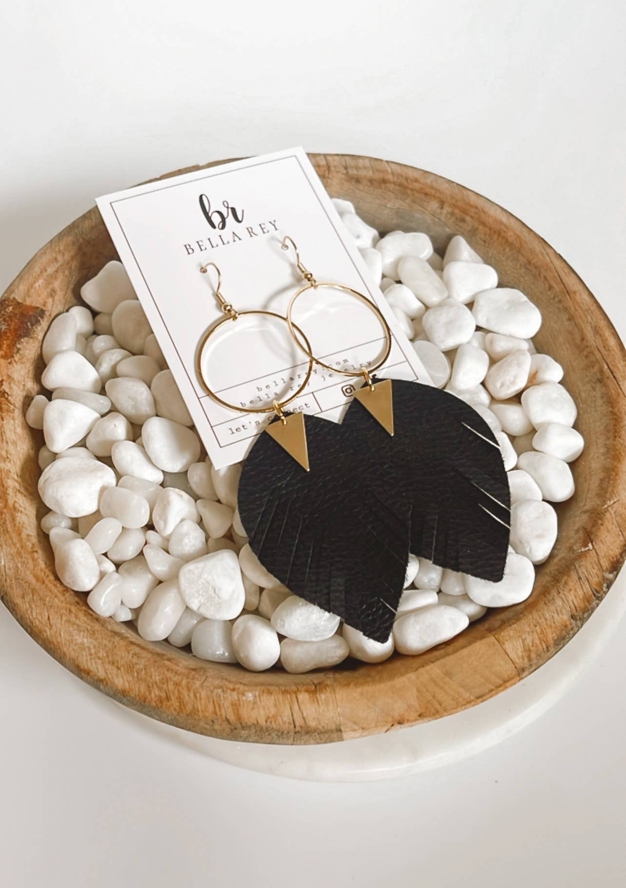 The Stacy Leather Earrings {black}